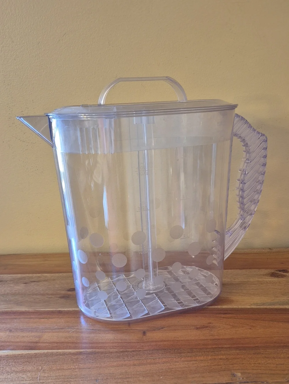 Pampered Chef 1 Gallon Quick Stir Polka Dot Pitcher